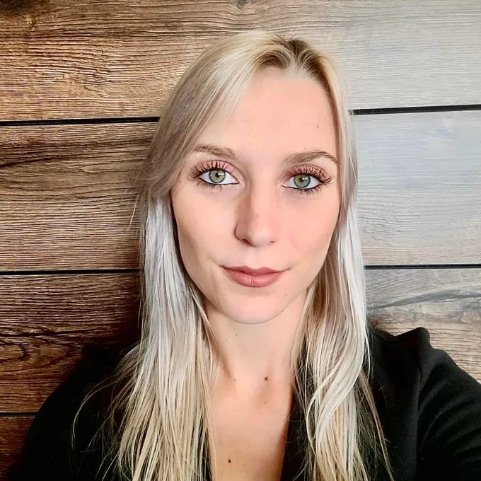 Jenny – Gesang und Percussion bei Coco Loco